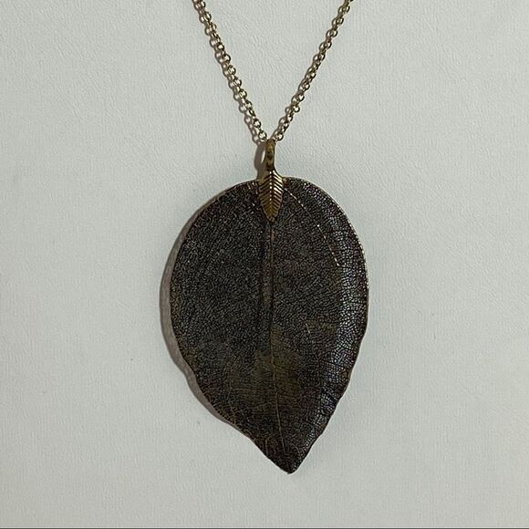 Gold Embellished Leaf Necklace - Picture 3 of 8